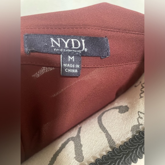 NYDJ Becky Recycled Polyester Georgette Blouse EUC - Picture 10 of 10